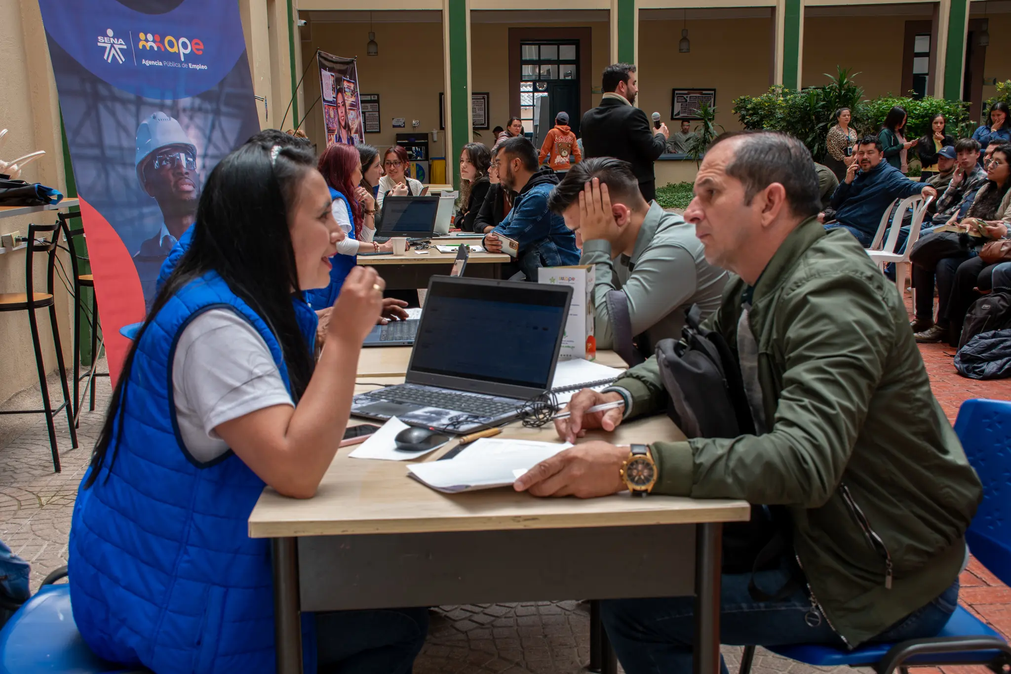 Primera Feria Laboral en la Juan de Castellanos: Una oportunidad de conexión para egresados, estudiantes y la comunidad tunjana