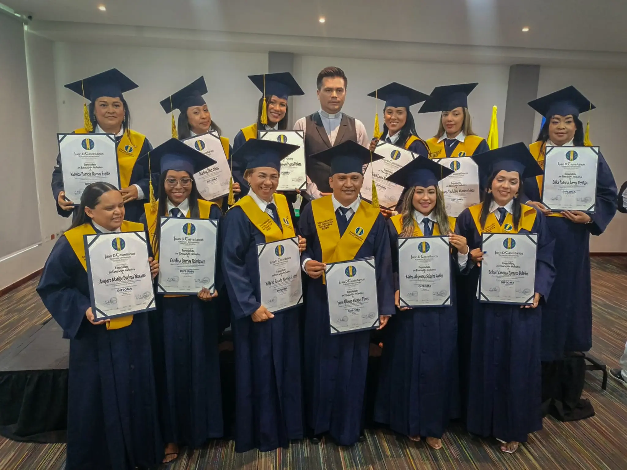 Cartagena fue escenario de una nueva ceremonia de graduación de especialistas, con el sello de la Juan de Castellanos 