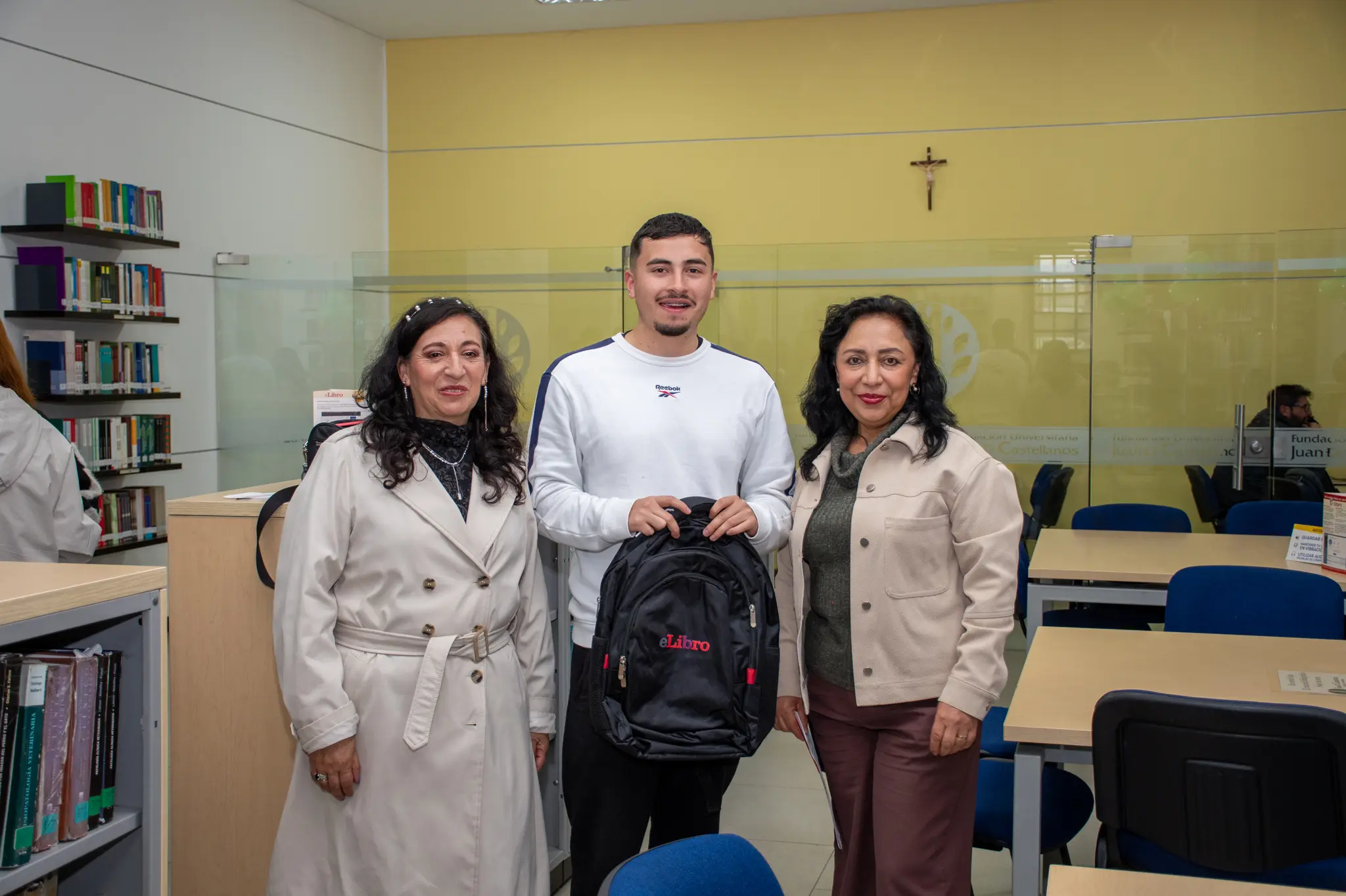 Biblioteca y Departamento de Humanidades de la Juan conmemoraron el Día del Idioma con “Tejiendo saberes de la comunicación”